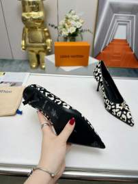 Picture of Louis Vuitton Shoes _SKULVsz35-417cmmnf031913541